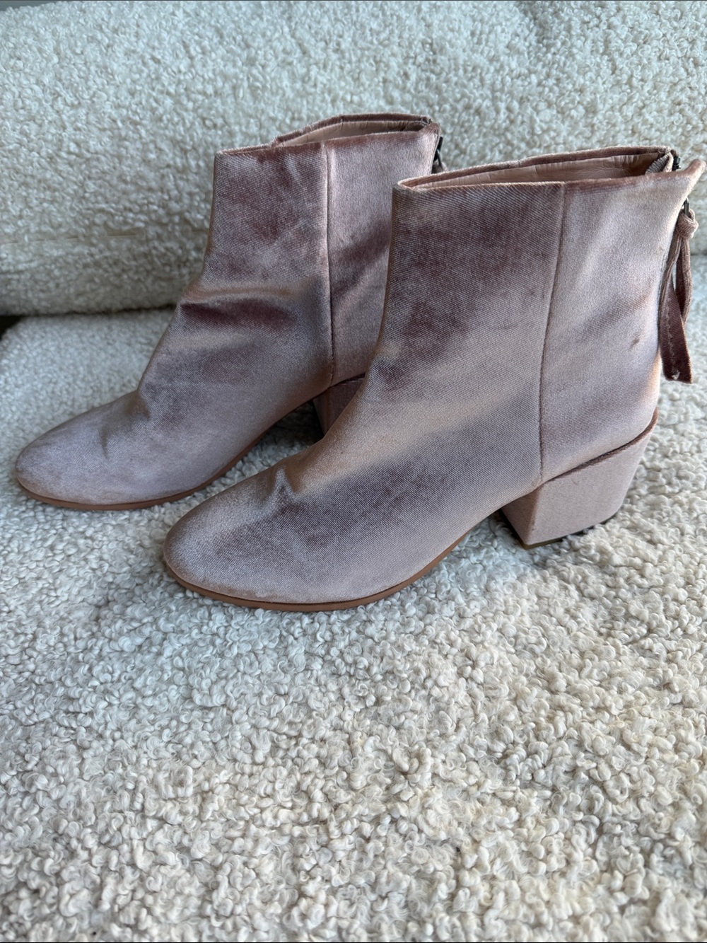 Dolce Vita Blush Velvet Ankle Booties with Block Heel. Sz 7.5